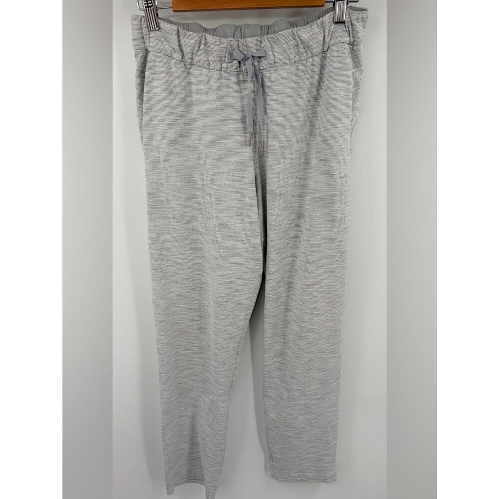 Lululemon on the fly pant light gray 27” women’s 8 athleisure performance